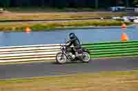 Vintage-motorcycle-club;eventdigitalimages;mallory-park;mallory-park-trackday-photographs;no-limits-trackdays;peter-wileman-photography;trackday-digital-images;trackday-photos;vmcc-festival-1000-bikes-photographs